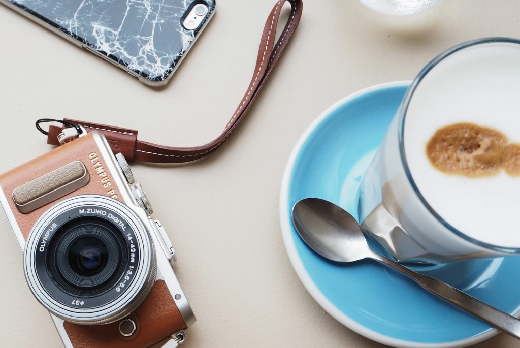 Olympus-PEN-E-PL8-NEW-GIFTCODE-B